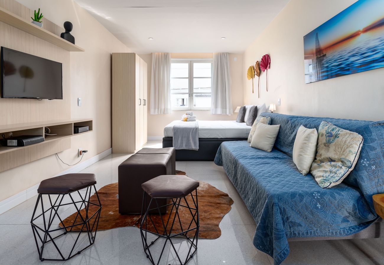 Apartamento em Rio de Janeiro - 6 minutos da praia de Ipanema e próximo do metrô | J801