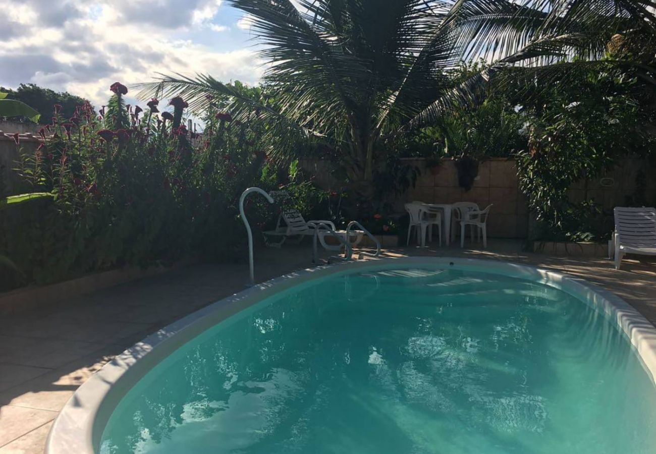 Quarto em Caraguatatuba - Suíte 6 com wifi a 4 min da praia em Caraguatatuba