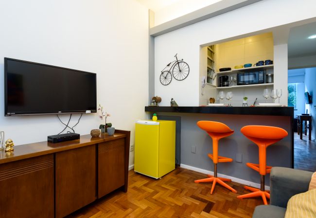 Apartamento em Rio de Janeiro - Sossego em Copa | Vista arborizada | BR1009