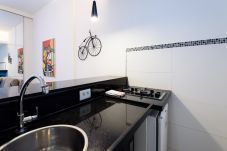 Apartamento em Rio de Janeiro - 450 metros da praia do Leme | PI903