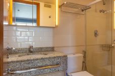 Quarto em Rio de Janeiro - Suíte, piscina e academia | BPremium T5 