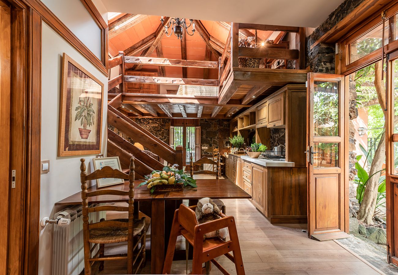 Apartamento em Tacoronte - HomeForGuest Acogedor apartamento rural El Romero con amplios jardines