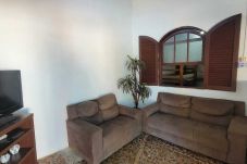 Casa em Itanhaém - Casa c pisc, churrasq, pet friendly a 200m do mar