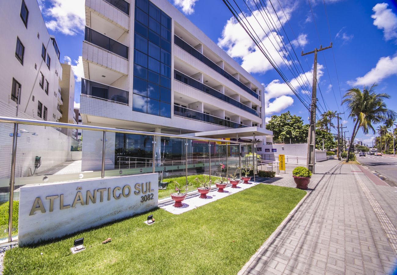 Apartamento em João Pessoa - ATLÂNTICO SUL flat | Piscina, Beira-Mar, Praia, Wifi.