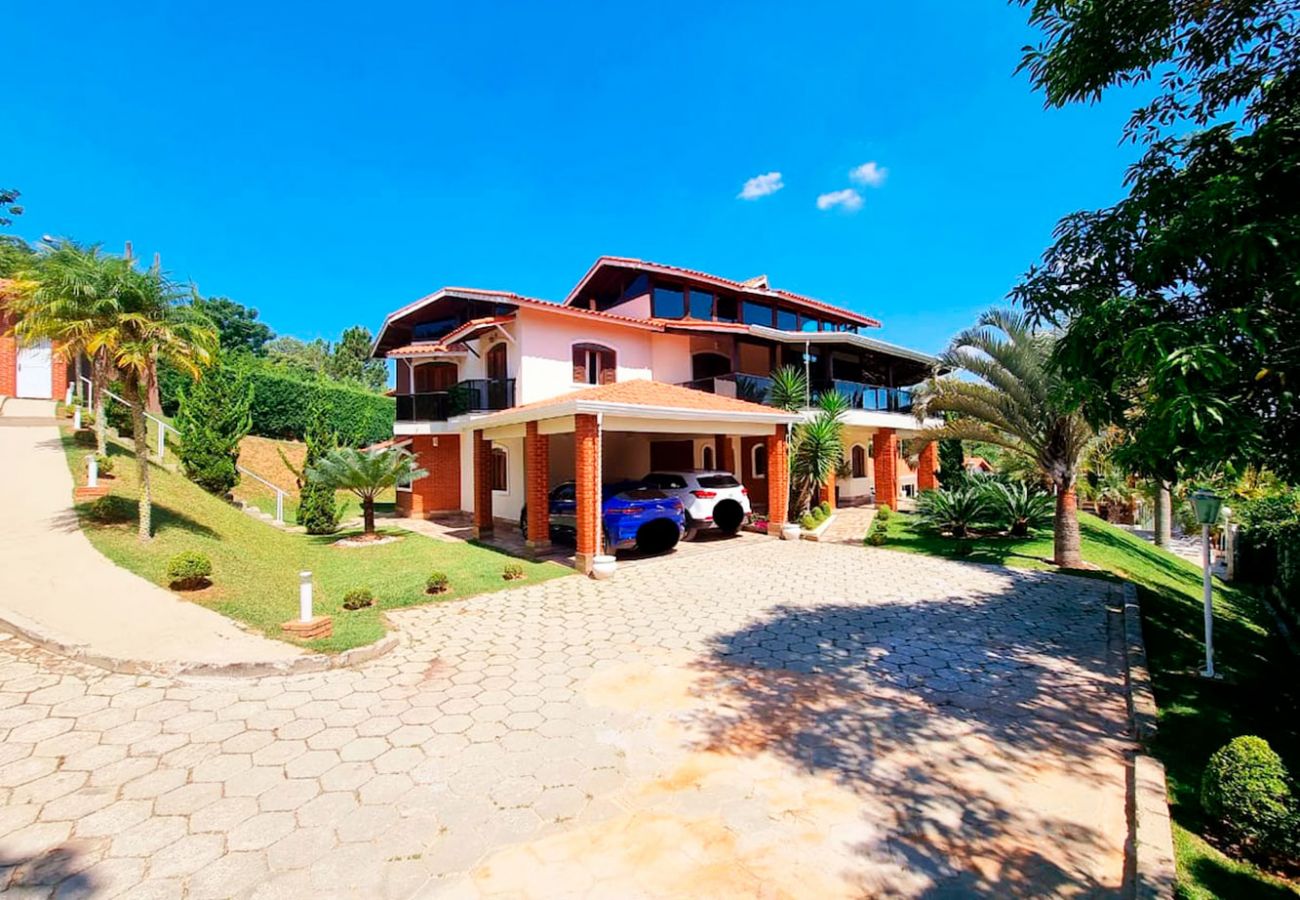 Casa em Mairinque - Casa de campo com Wi-Fi e lazer em Mairinque/SP