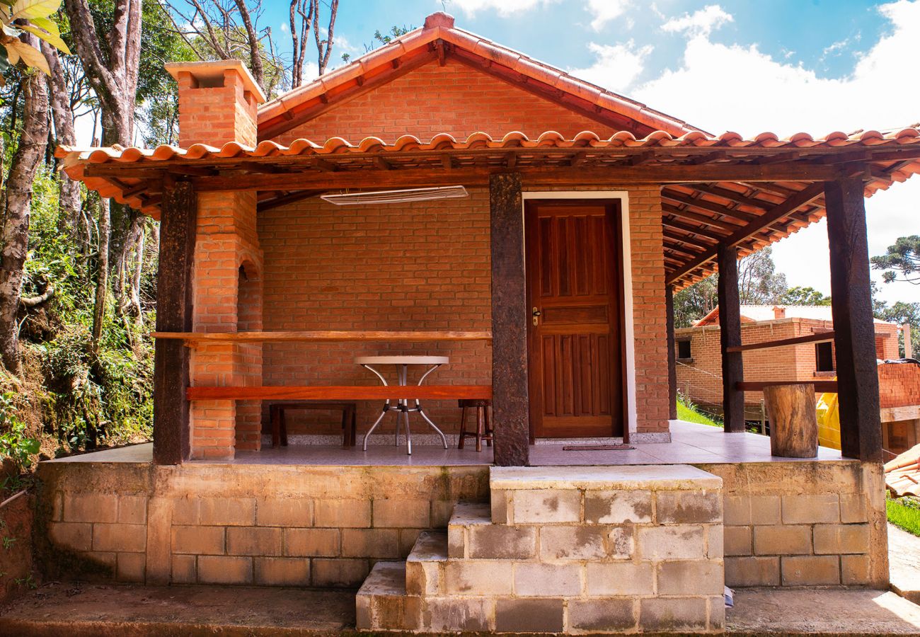 Apartamento em Conceição da Ibitipoca - Chalé com lazer completo em Lima Duarte/MG