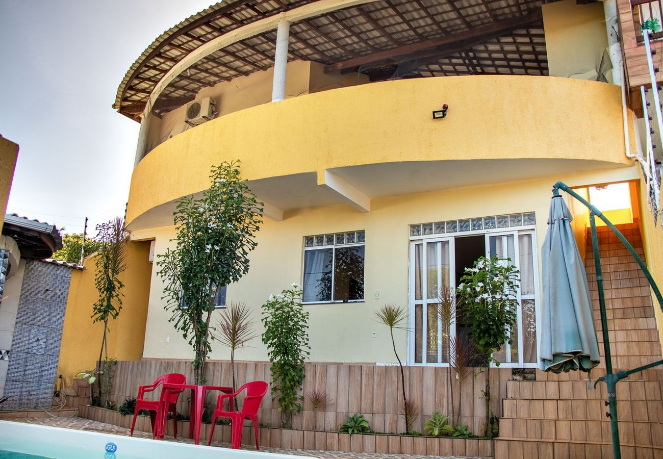 Casa em Camaçari - Casa com Churrasqueira e Piscina em Camaçari/BA