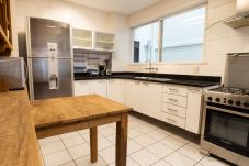 Apartamento em Rio de Janeiro - 15 minutos da praia de Leblon | VA202