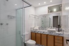 Apartamento em Rio de Janeiro - 4 minutos da praia de Copacabana | JN301