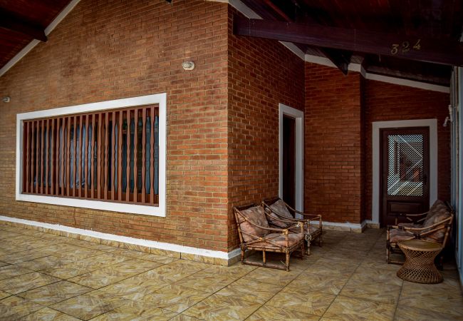 Casa em Peruíbe - Ótima casa com Wi-Fi a 350m da Praia de Peruíbe/SP