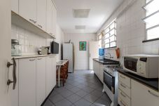 Apartamento em Rio de Janeiro - 2 minutos da praia de Copacabana | A801