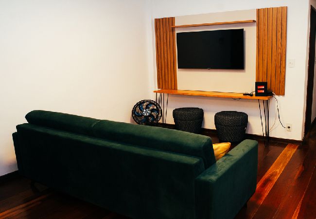 Apartamento em Juiz de Fora - Apto com Wi-Fi e em Cascatinha, Juiz de Fora/MG