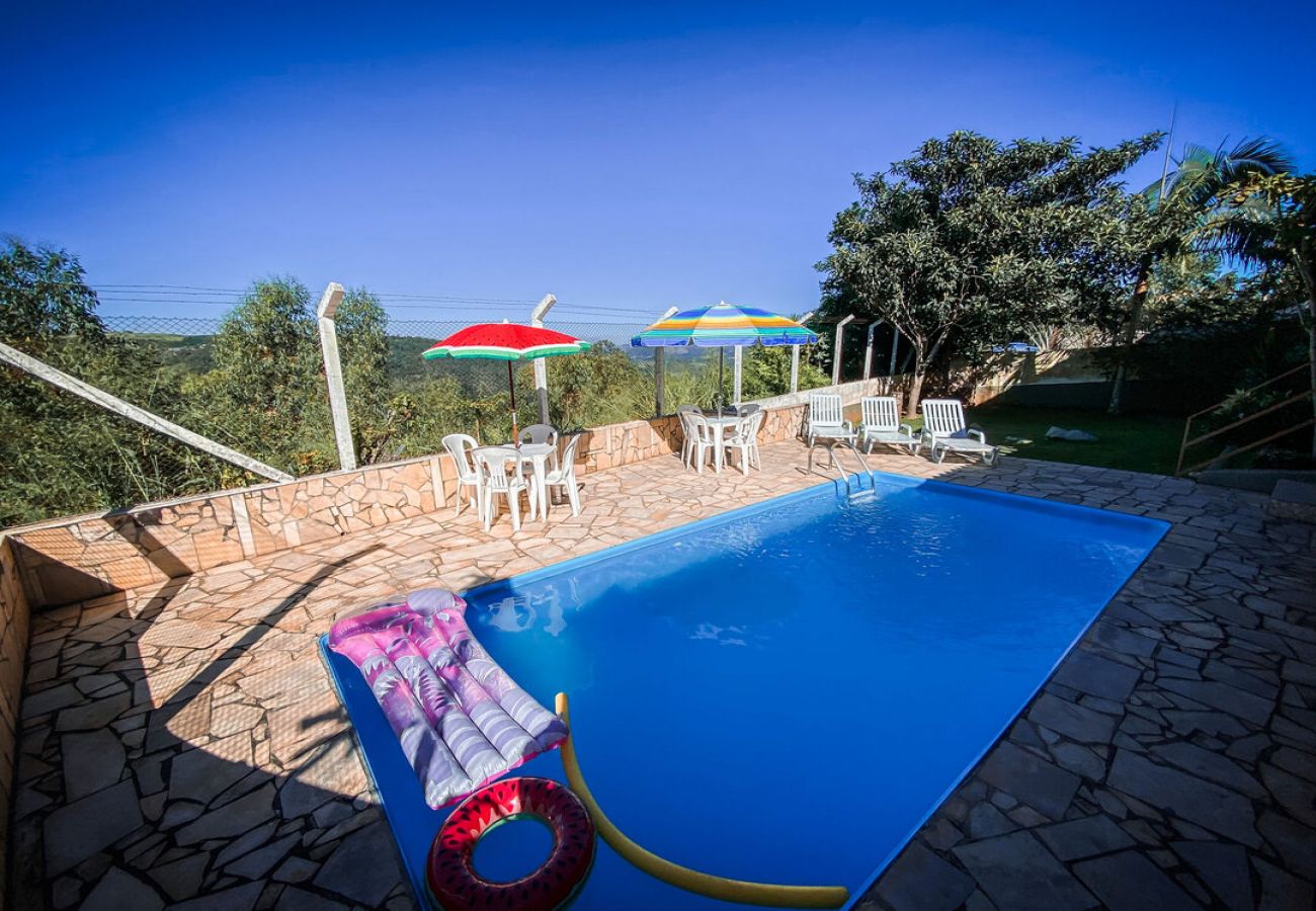 Casa em Serra Negra - Chácara c piscina e churrasqueira - Serra Negra/SP