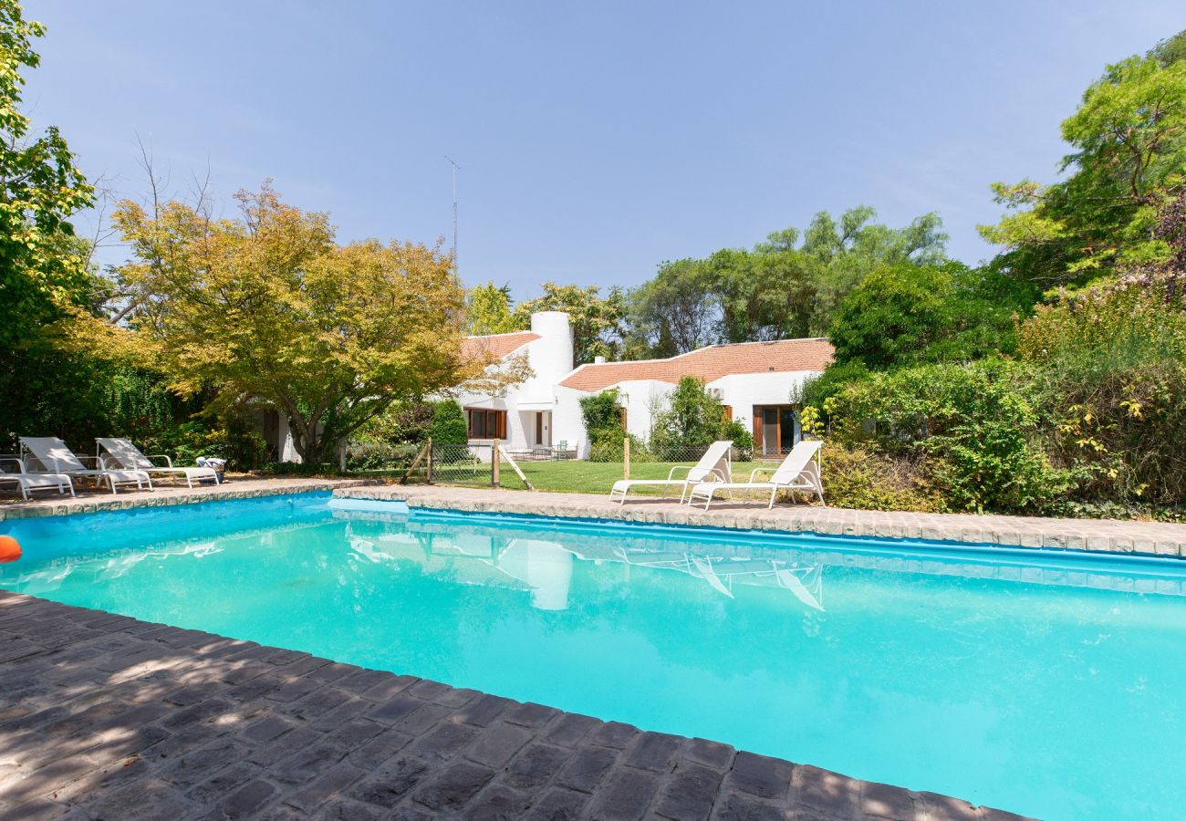 Casa em Luján de Cuyo -  Espectacular casa para grupos, opcional desayuno