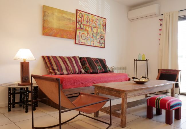 Apartamento em Mendoza -  Frente al mall Palmares, con cochera y balcón