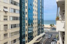 Apartamento em Rio de Janeiro - Vista lateral para o mar a 2 minutos da praia | FMS601
