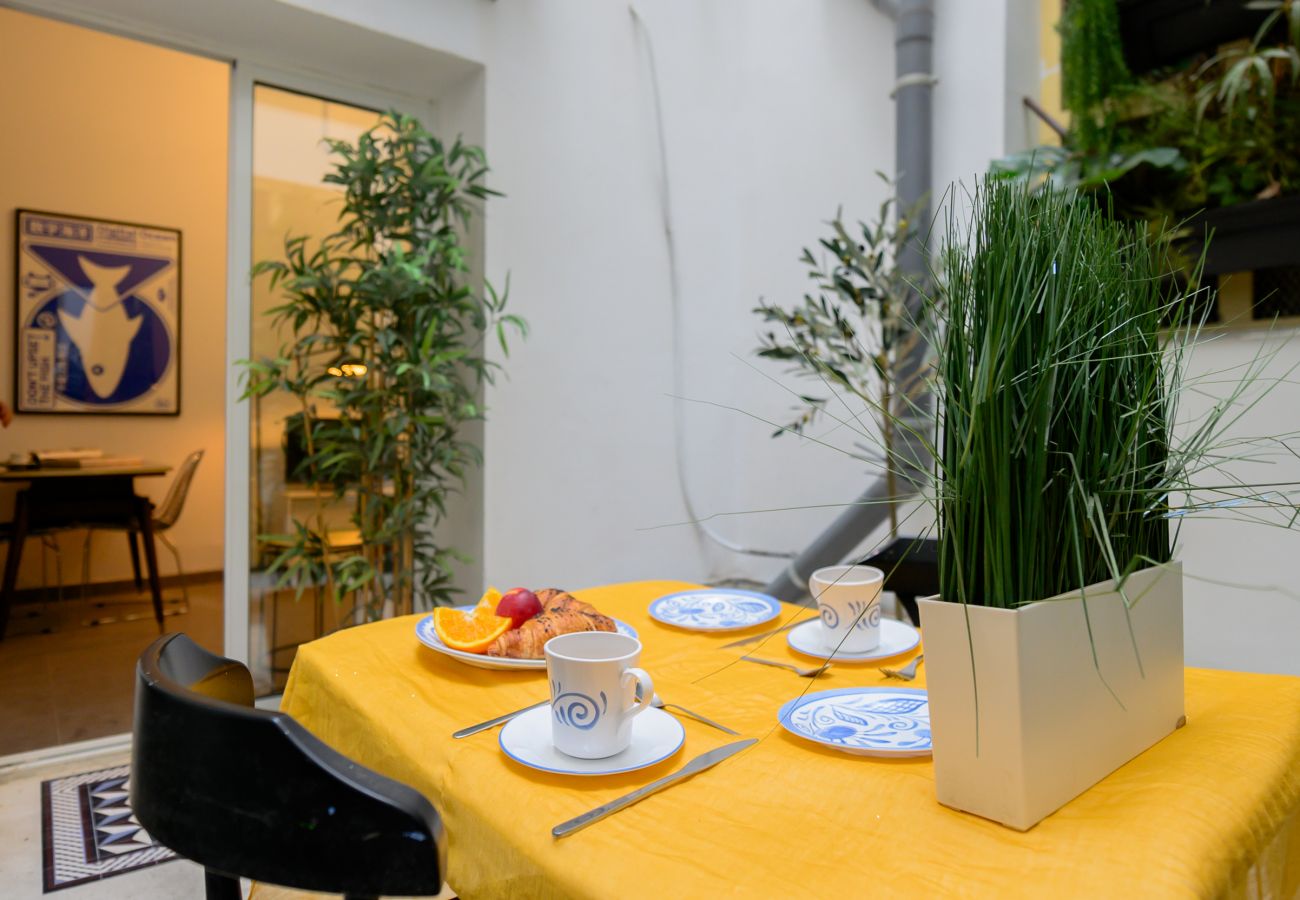 Apartamento em Madrid - Encantadora vivienda de dos dormitorios en el Centro de Madrid. Temporal