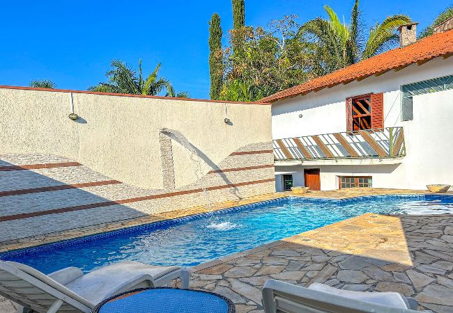 Casa em Ibiúna - Incrível casa com lazer completo e WiFi -Ibiúna/SP