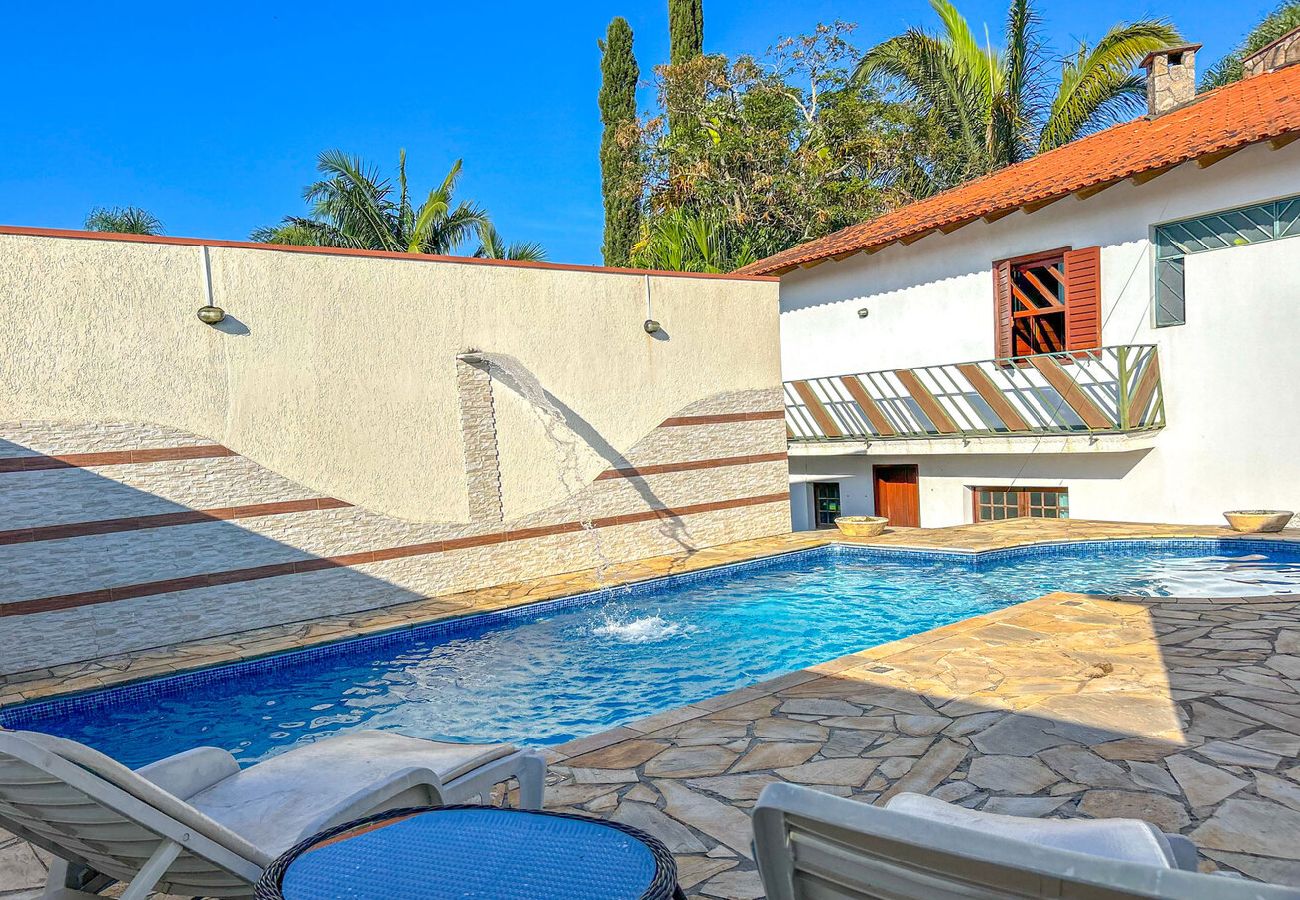 Casa em Ibiúna - Incrível casa com lazer completo e WiFi -Ibiúna/SP