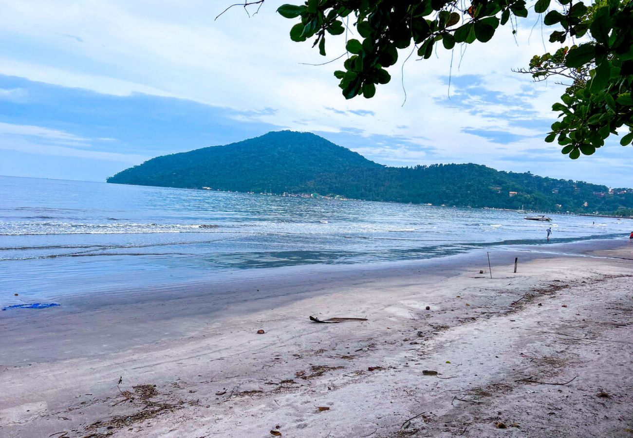 Apartamento em Ubatuba - Ótimo Apto a 250m da Praia do Itaguá 