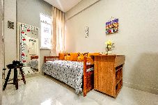 Apartamento em Rio de Janeiro - Ótimo studio c WiFi a 190m da Praia do Leme/RJ	