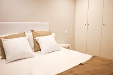 Apartamento em Madrid - Céntrica y amplia vivienda de 4 dormitorios en La Latina