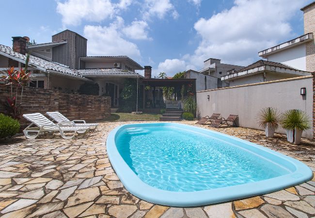 Casa em Criciúma - Casa c piscina, churrasq e Wi-Fi, lazer completo