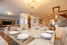Apartamento em Gramado - 5 quartos (3 suítes) a 400m da R Coberta!