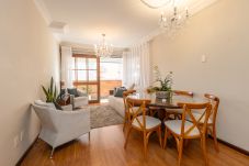 Apartamento em Gramado - 2D (c suíte) a 300 m de R Coberta.