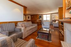 Apartamento em Gramado - 3 Suítes no Centro de Gramado (500m da R Coberta