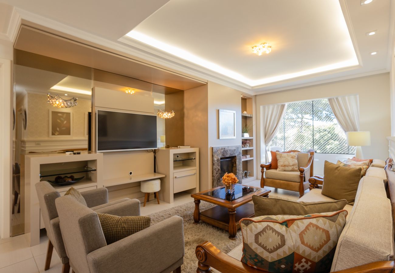 Apartamento em Gramado - Cobertura Alto Padrão 3 Suítes a 500m da R Coberta