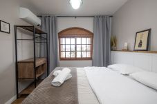 Apartamento em Gramado - Apto 4 quartos (2 suítes), 130 m da R Coberta