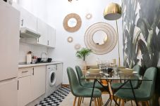 Apartamento em Madrid - Vive la vida madrileña! Acogedora vivienda de 2 dormitorios a solo unos minutos de Puerta del Sol en Madrid.Temporal