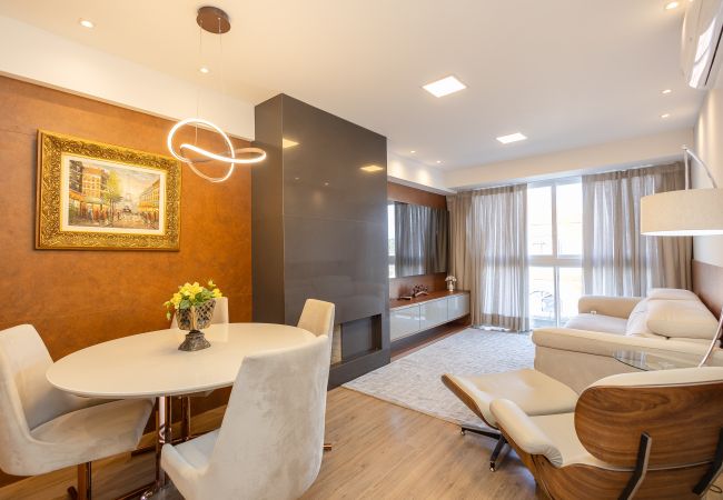 Apartamento em Gramado - Apto alto padrão 2 suítes no coração de Gramado!