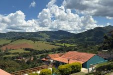 Casa em Extrema - Chácara com Piscina e Churrasqueira em Extrema MG