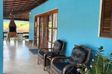 Casa em Extrema - Chácara com Piscina e Churrasqueira em Extrema MG