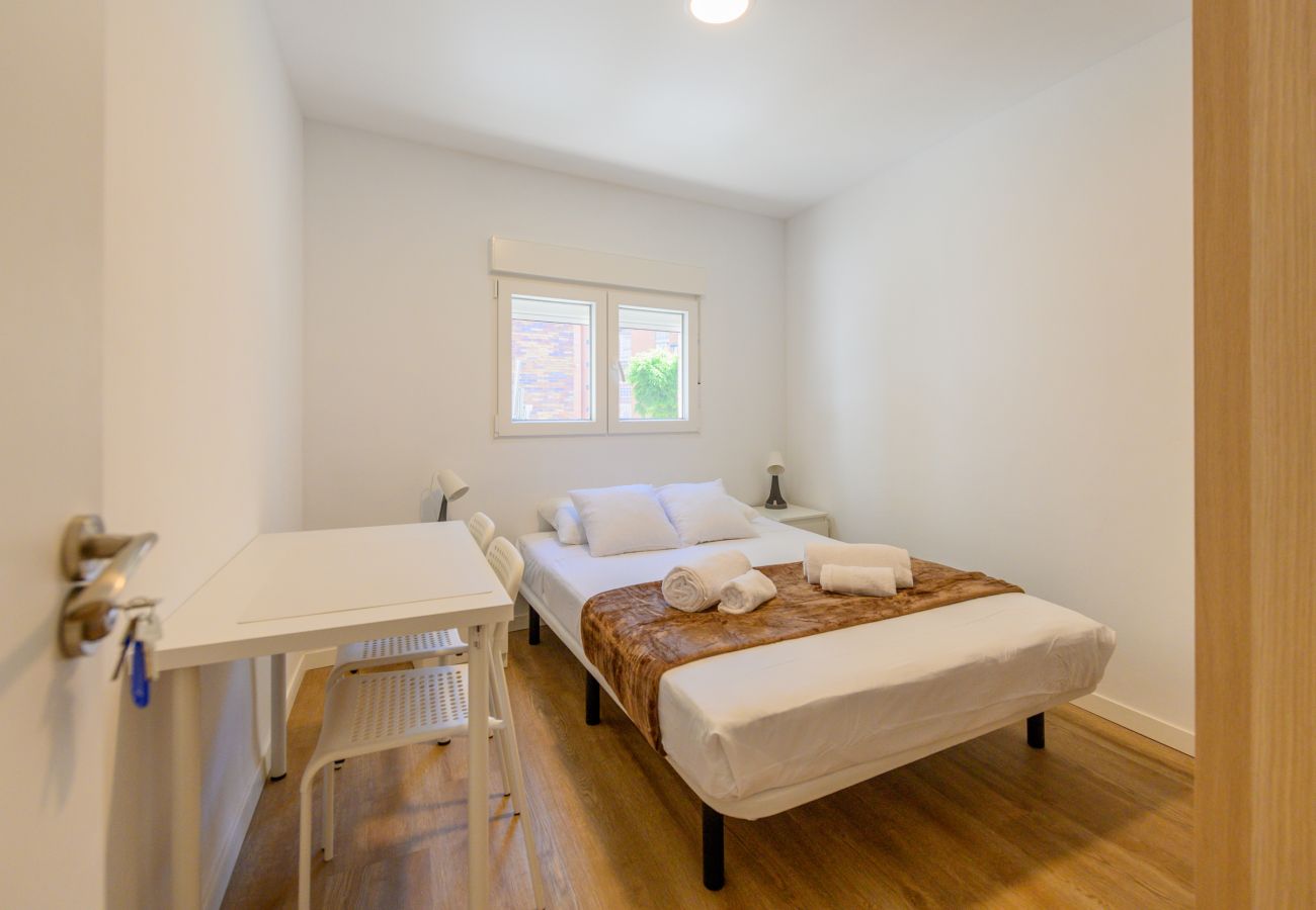 Quarto em Madrid - Acogedora habitación con cama doble cerca al Polideportivo Los Cantos en Alcorcón SAP35A