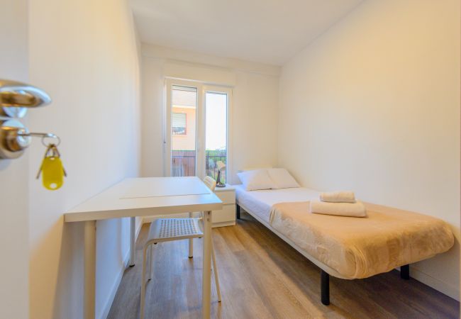 Quarto em Madrid - Acogedora habitación cerca al Polideportivo Los Cantos en Alcorcón SAP35D