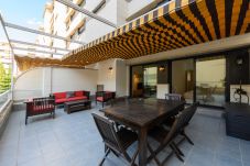 Apartamento em Madrid - Moderno Apartamento Familiar con Terraza y Piscina en Madrid .Temporal