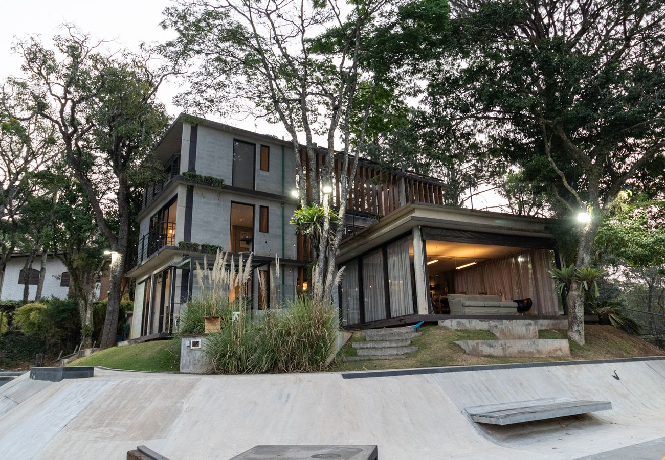 Casa em Atibaia - Blaze's SkateHouse: Eco-spa e Refúgio- Atibaia, SP