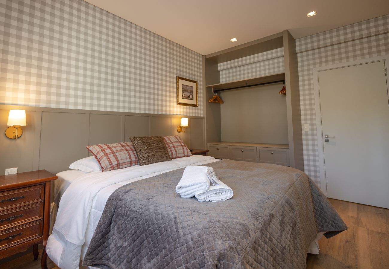 Apartamento em Gramado - Luxuoso apartamento no centro, a 400m da Rua Coberta