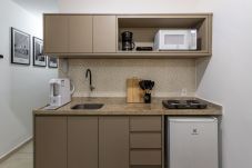 Apartamento em Rio de Janeiro - Em frente ao metrô e 8 minutos da praia | SF228