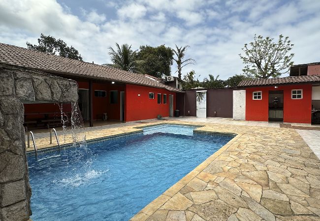 Casa em São Sebastião -  Casa c pisc e churrasq a 400m da Praia de Maresias
