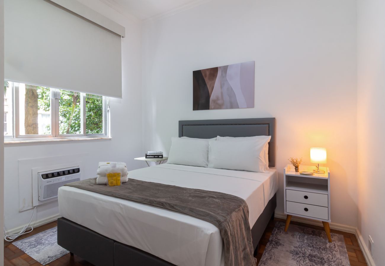 Apartamento em Rio de Janeiro - Conforto em Copacabana a 9 minutos da praia | CJ202 