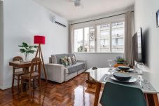 Apartamento em Rio de Janeiro - 7 minutos da praia de Ipanema | BT302B
