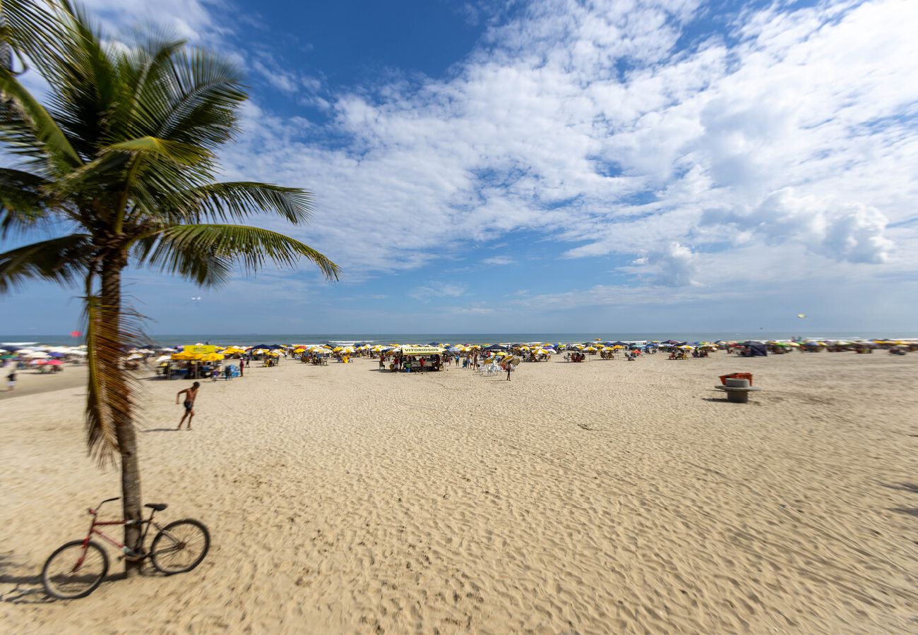 Apartamento em Praia Grande -  Apto a 260m do mar com ar-condicionado e Wi-Fi