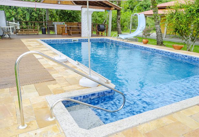 Casa em Itajaí - Sítio charmoso e completo com ótima área de lazer