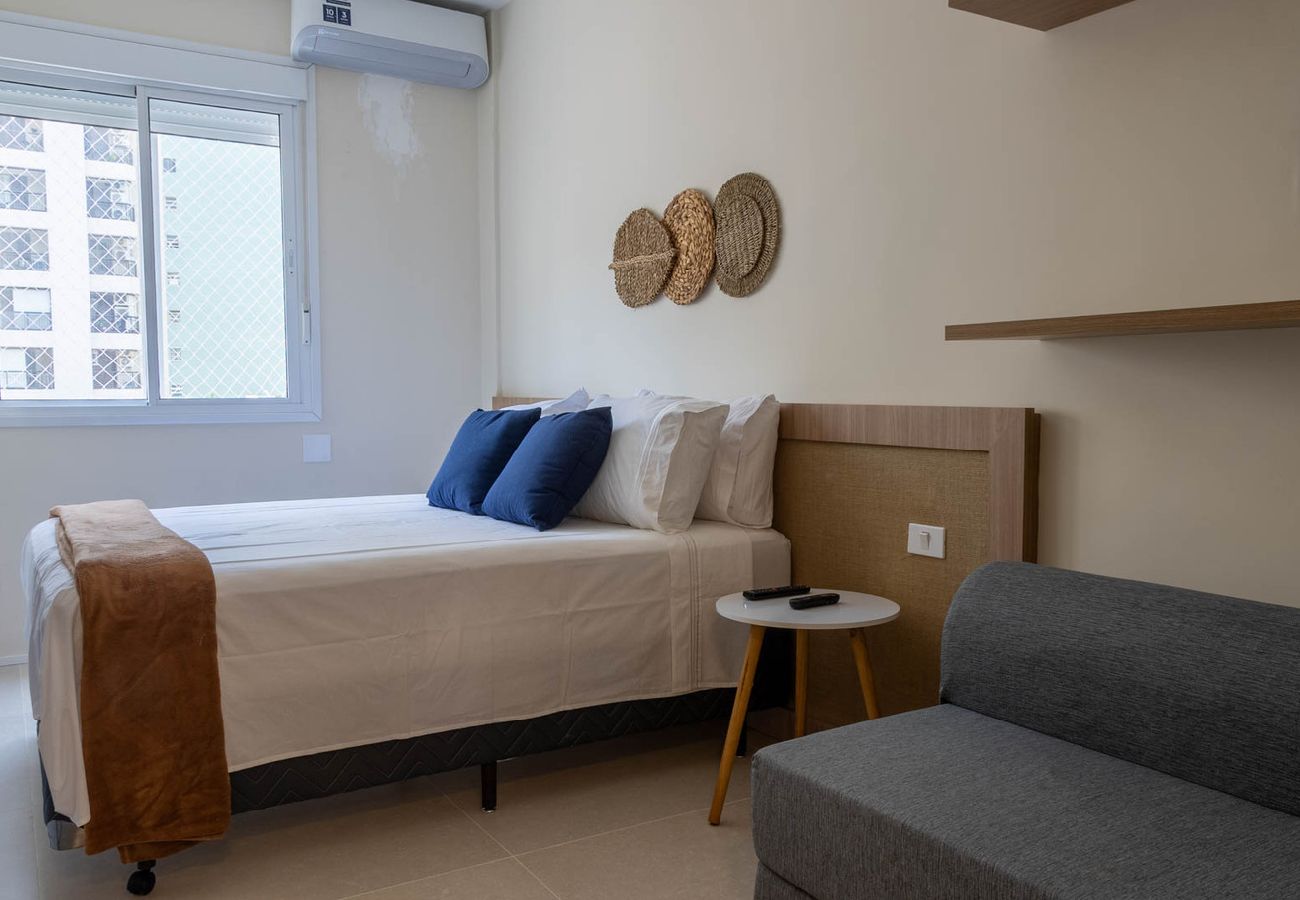 Apartamento em Santos - Apto com Wi-Fi frente mar - Conforto e Praticidade
