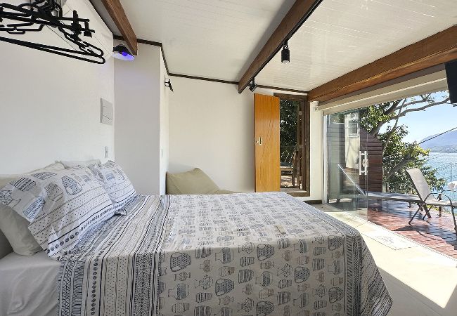 Chalé em Ilhabela - Chalé Terapia com vista para o mar, WiFi e ar