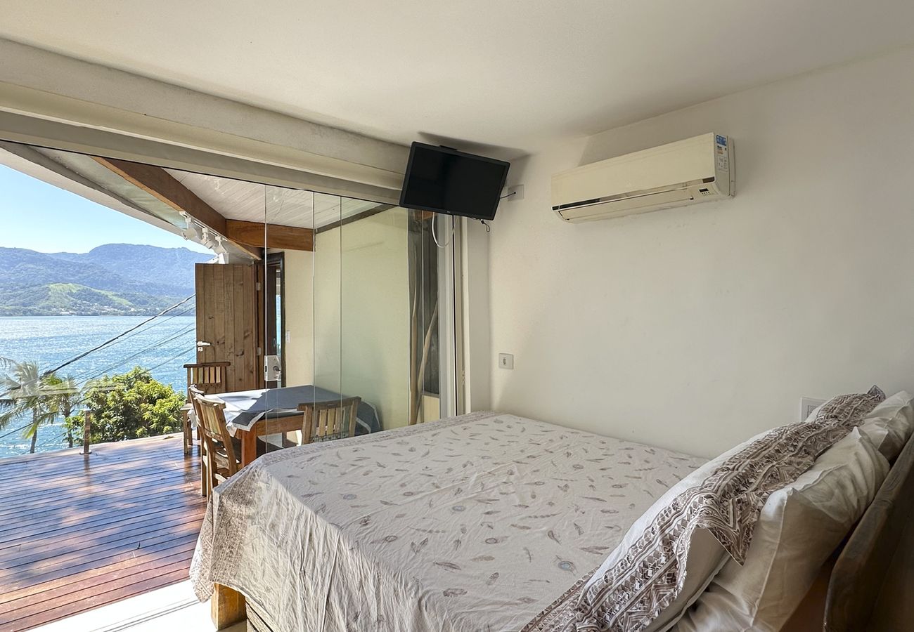 Chalé em Ilhabela - Chalé Jabuticabeira com Wi-Fi e vista para o mar